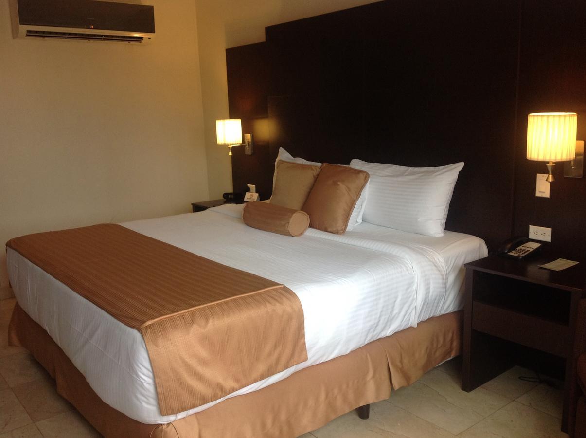 Wyndham Garden Panama City Room photo