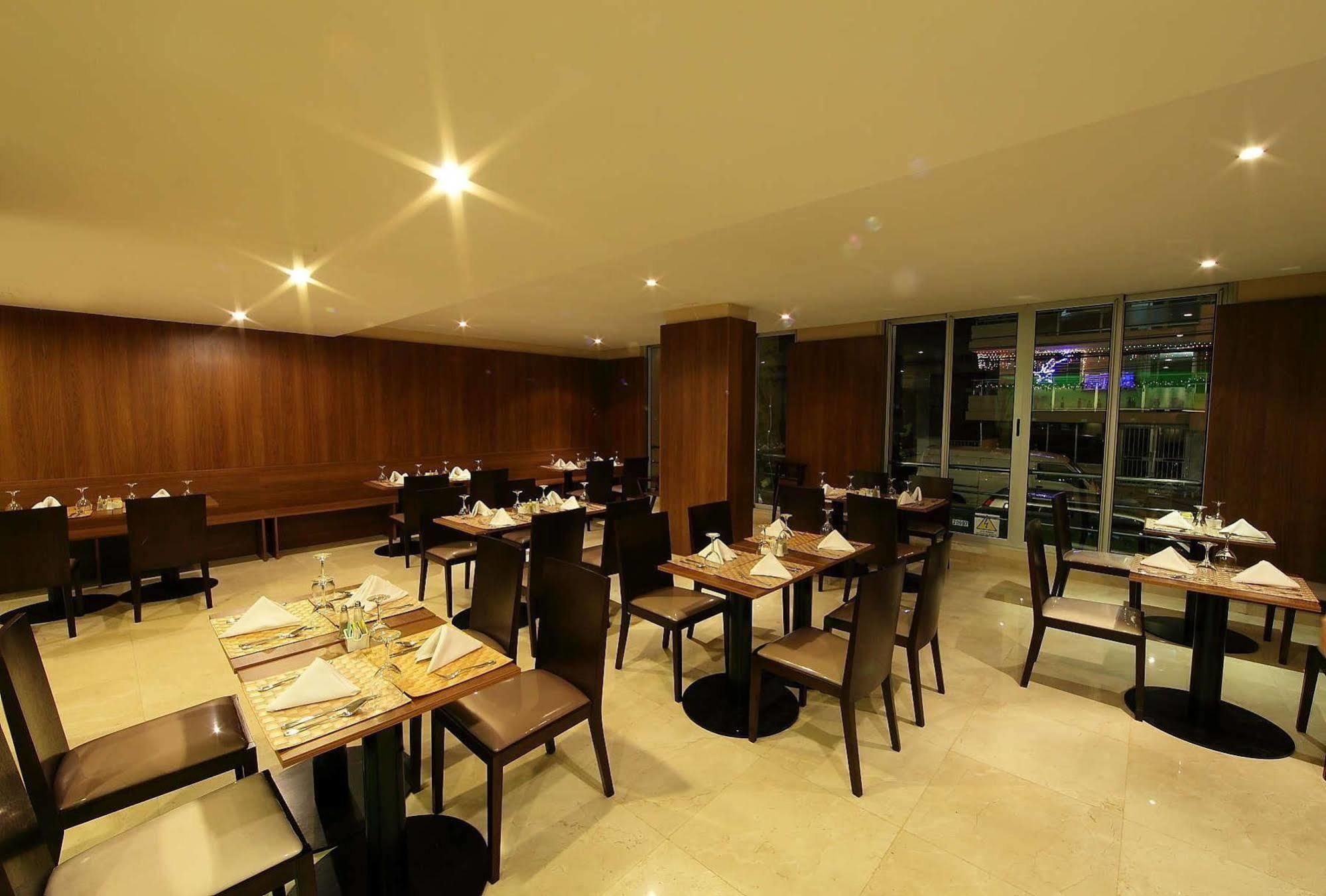 Wyndham Garden Panama City Restaurant photo